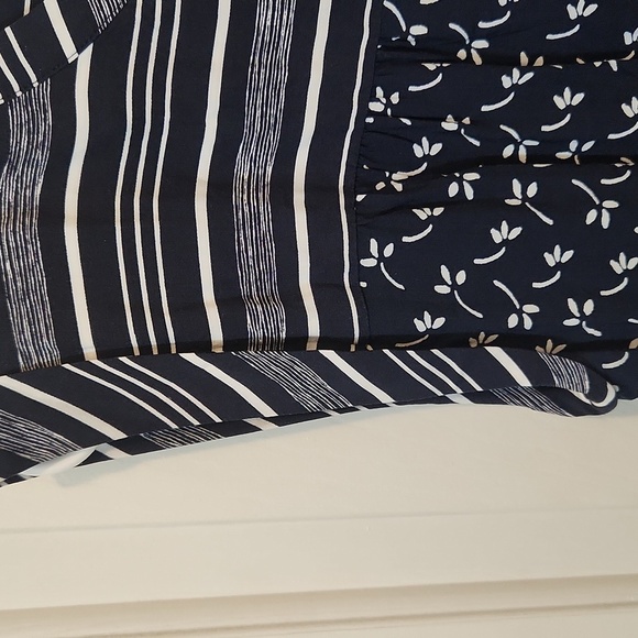 Loft Dress. NWT. Size S - Picture 4 of 6